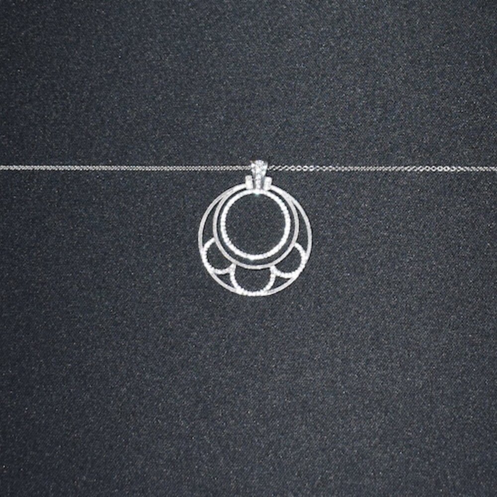 Tacori 18K White Gold Diamond Open Circle Pendant Necklace Pavé Halo Designer